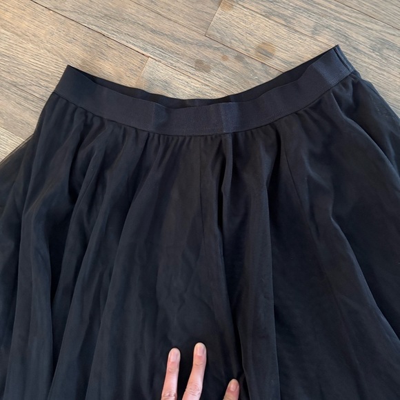 Lauren Conrad Elegant Black Tulle Skirt size large - Picture 4 of 8